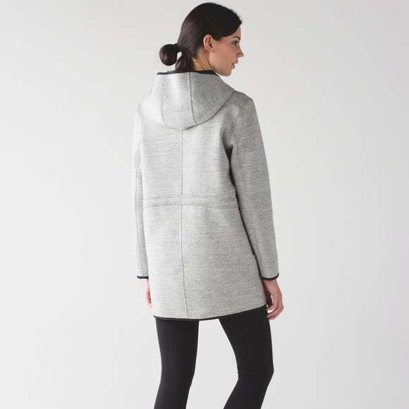 Lululemon City Bound Wrap!! Barely Worn! - Picture 3 of 10